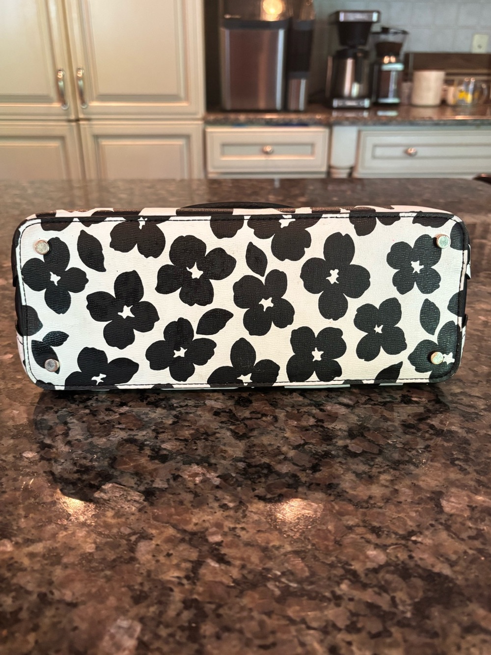 Kate Spade New York Darcy Graphic Blooms Small Satchel Black & White Floral - Picture 4 of 6